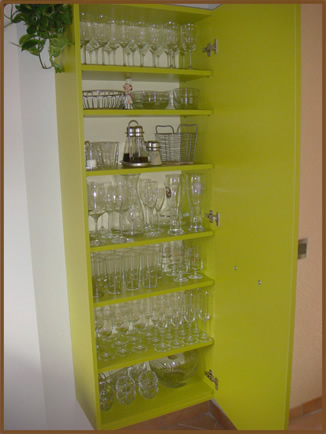 Geschirrschrank