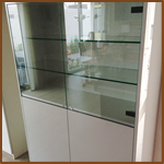 Vitrinenschrank